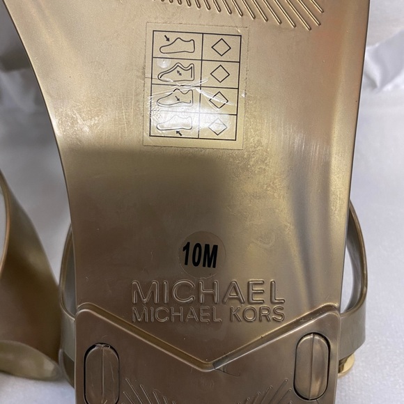 Michael Kors Women’s 10 M Gold PVC Single Strap Sandals - VGUC - Picture 12 of 13